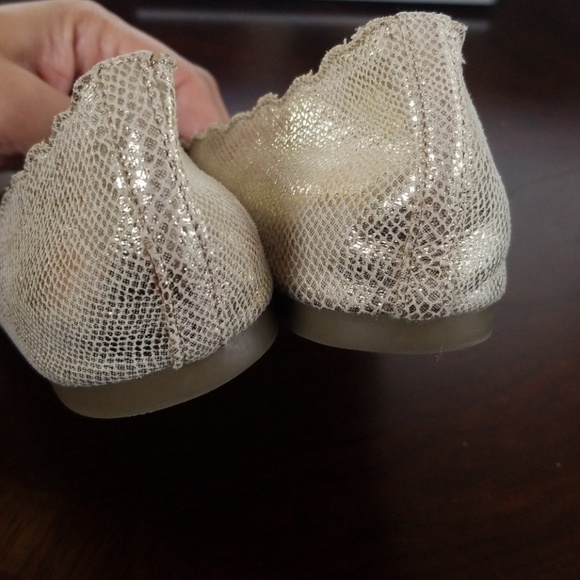 Athena Alexander Scallop Gold Ballet Flats - Picture 6 of 8